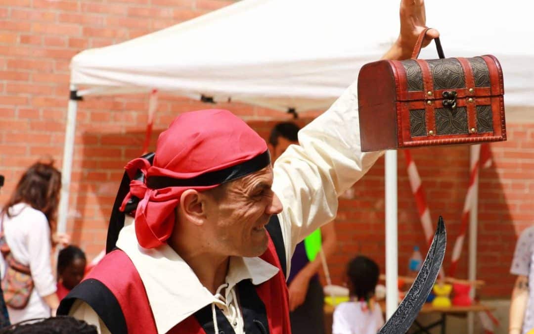 Cómo hacer un disfraz de pirata para niños y niñas